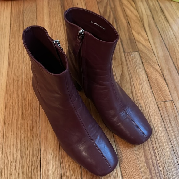 Women's Burgundy Ankle Boots - Picture 6 of 7